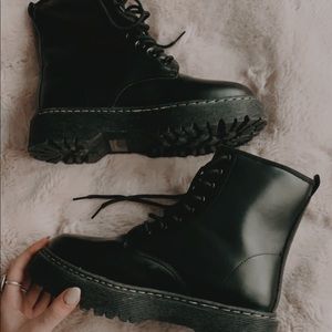 PLATFORM COMBAT BOOTS🖤